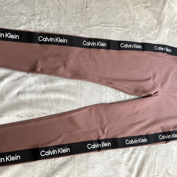 Calvin Klein 2Pcs Set - Picture 8 of 8